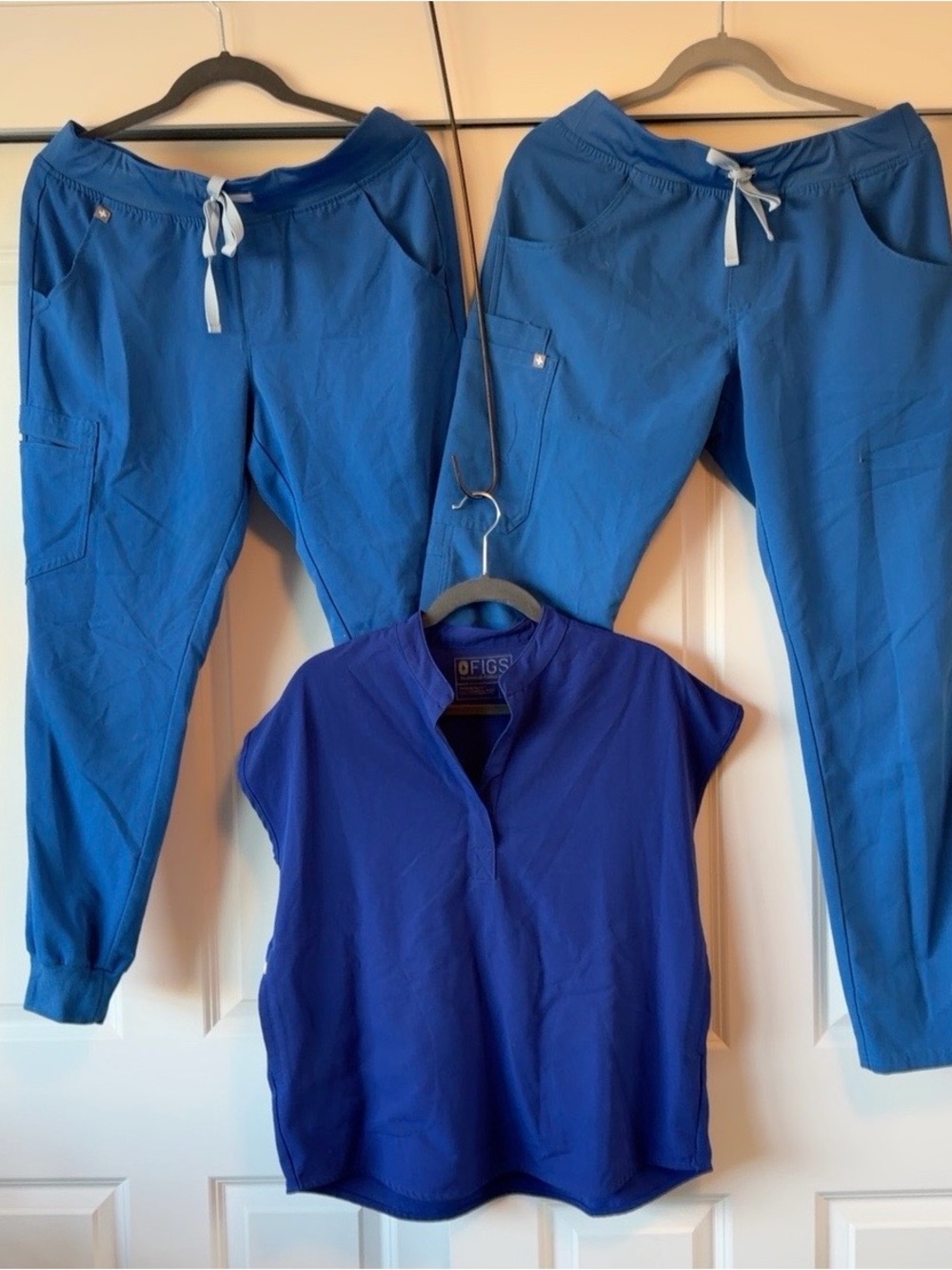FIGS Rafaela Top Kade Cargo + Zamora Jogger Blue 3-Piece Bundle S/M